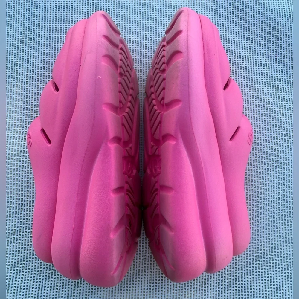 UGG Kids Pink Slip-On Shoes SIZE 4 kids
